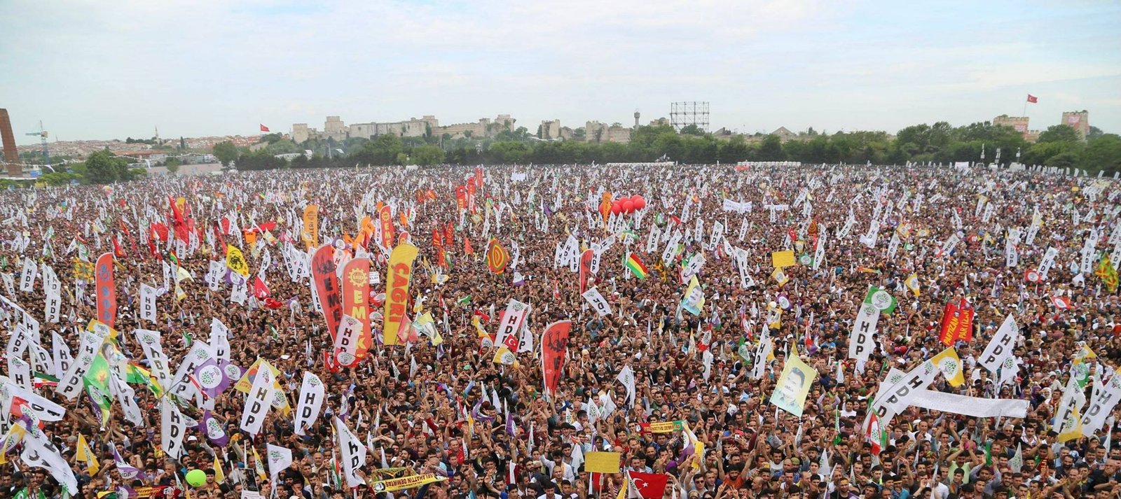 Turkey’s Political Shift: The Fall of AKP Strongholds and the Rise of a Divided Opposition