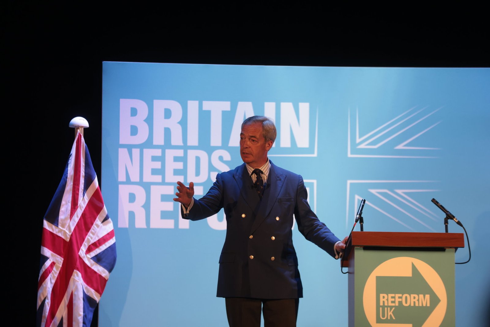 Farage Is No Alternative — But Labour Is No Answer​